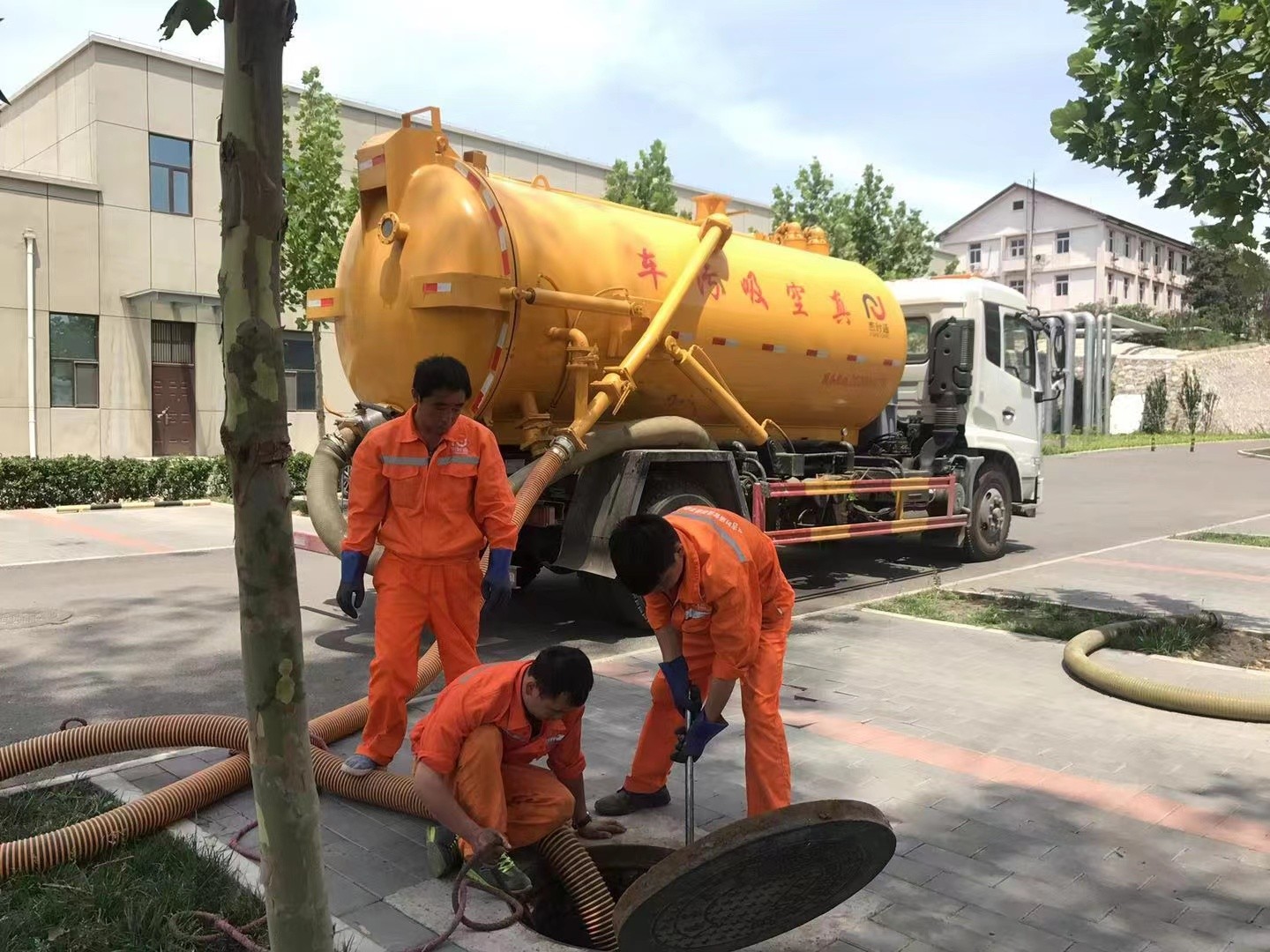 张北化粪池清理与5-8吨吸粪车施工效率分析
